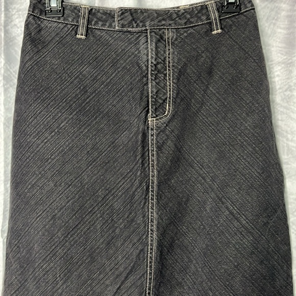 Clere Black Denim Pencil Skirt with Back Slit - size 2 - Picture 2 of 9